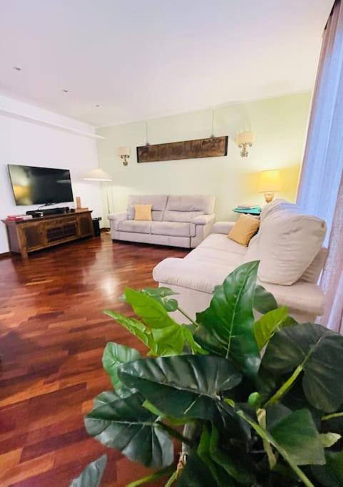 Re Gallo Luxury Apartment Plebiscito In Via Chiaia เนเปิลส์ ภายนอก รูปภาพ
